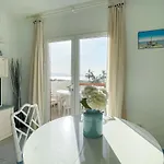 Διαμέρισμα 3 Bedroom Beautiful In *